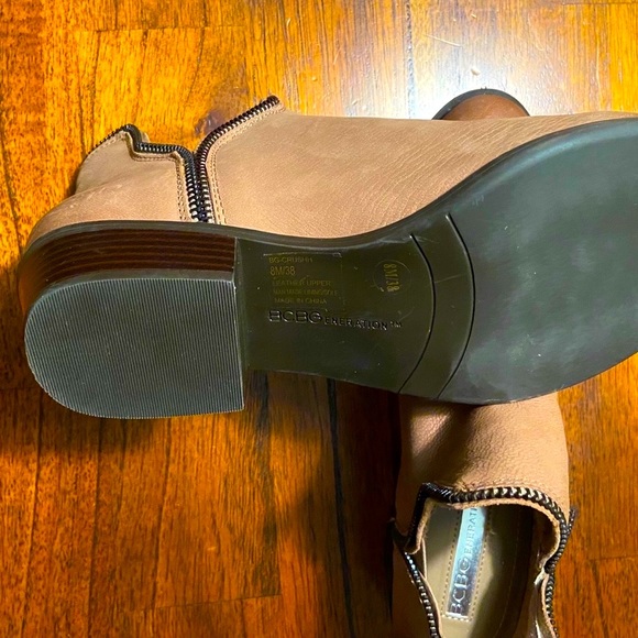 FALL SALE BCBG Generation Womens Ankle Boots, Size 8M - Picture 3 of 6